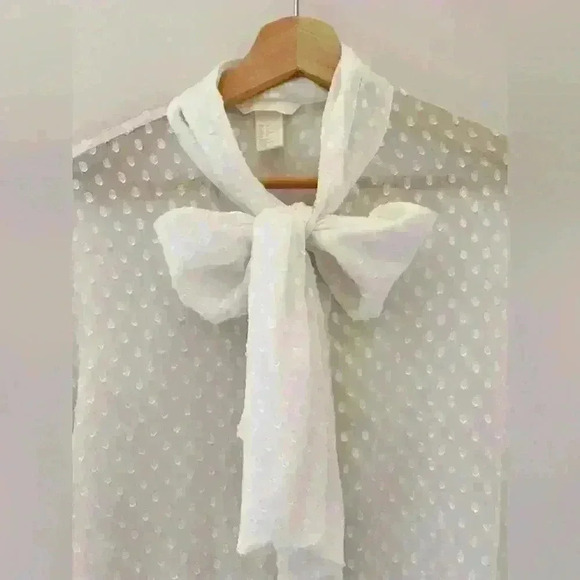 H&M Blouse in airy, pattern-weave fabric. - Picture 5 of 10